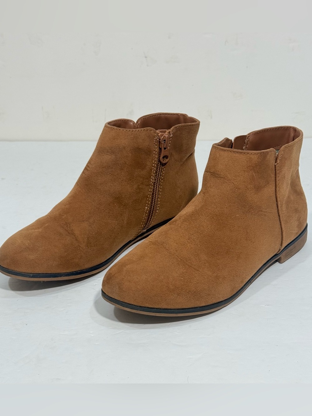 Cat & Jack Flat Brown Suede Ankle Boots with Side Zip Size 4 Kids